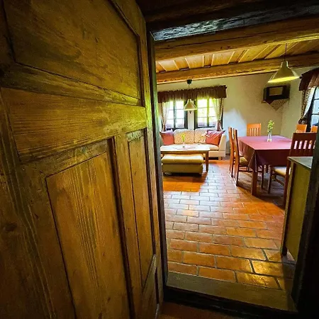 Roubenka U Vrabcu Feriehus *